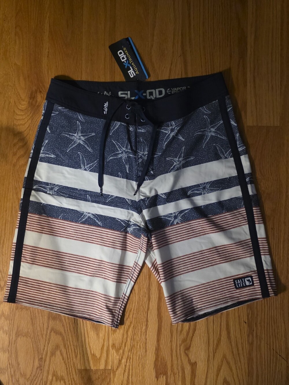 SALT LIFE AquaTrunks Swim Shorts Size 32 Men Boys Nwt